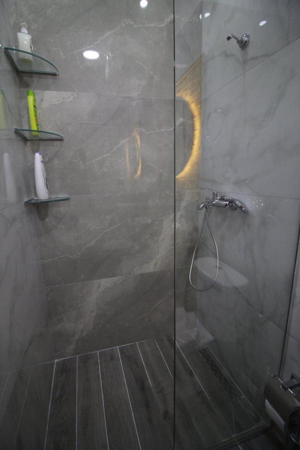 J&M Luxury Apartments Saranda Exterior photo